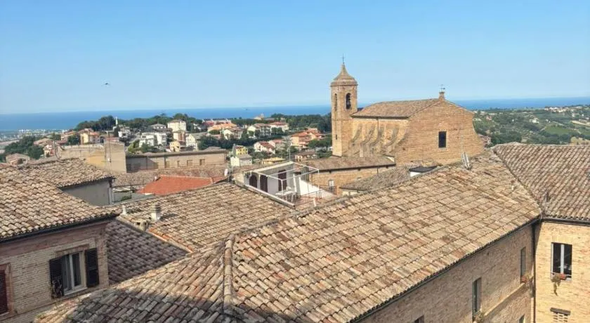 BB Da Primo la vista sul borgo Potenza Picena - Image 1