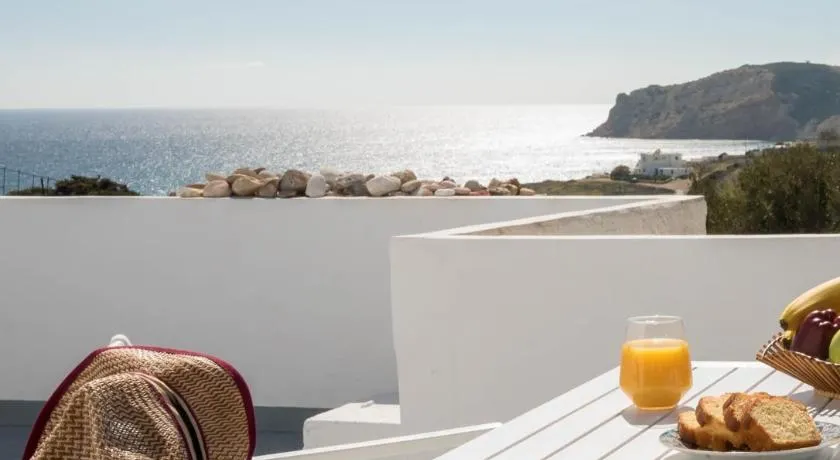 Sarantis Suites & Apartments - Image 1
