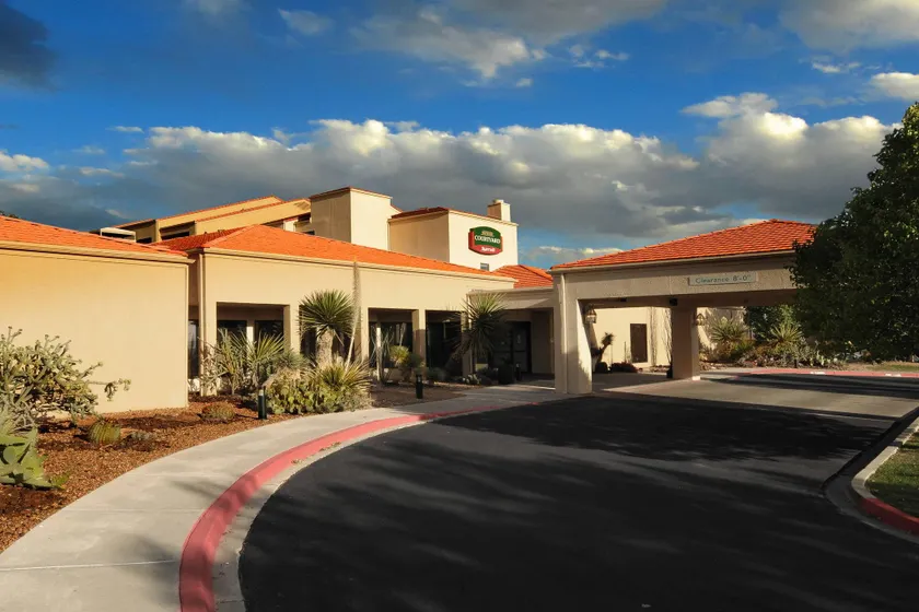 Courtyard by Marriott Albuquerque Airport - Image 1