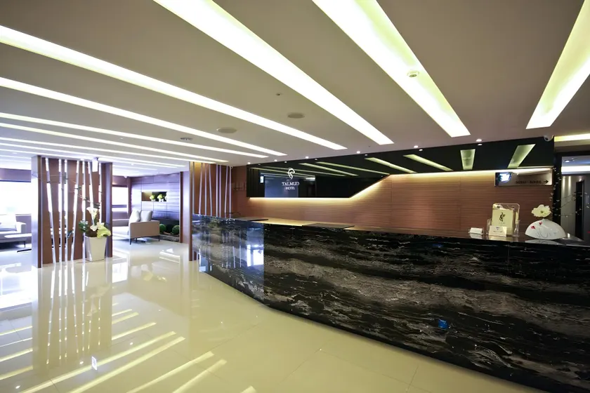 Talmud Hotel Yizhong - Image 1