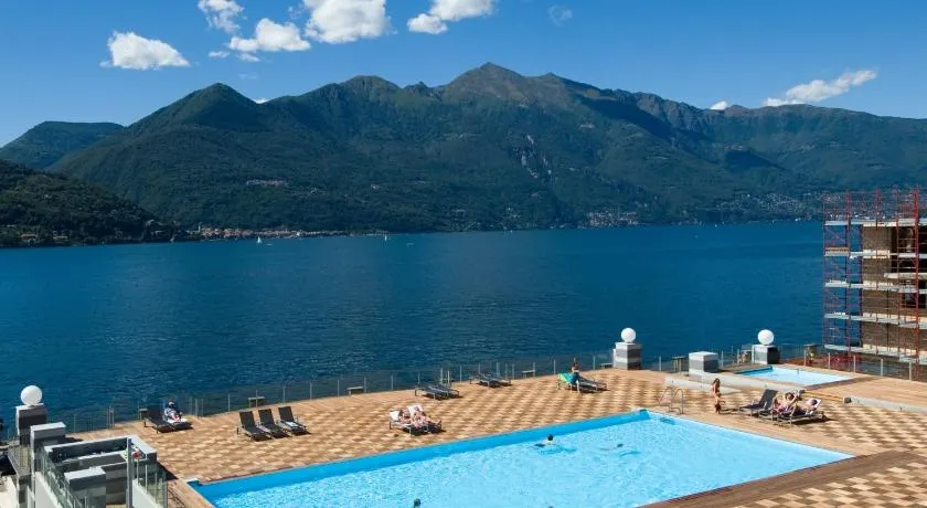 Golfo Gabella Lake Apartments - Image 1