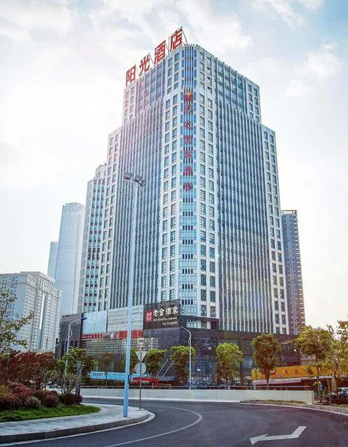 Grand Soluxe International Hotel - Image 1