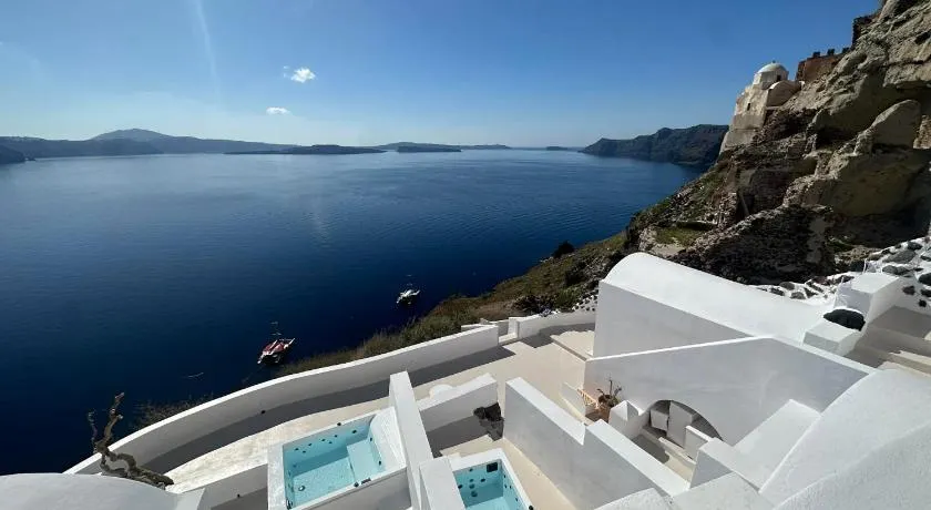 You and Me Suites Oia - Image 1