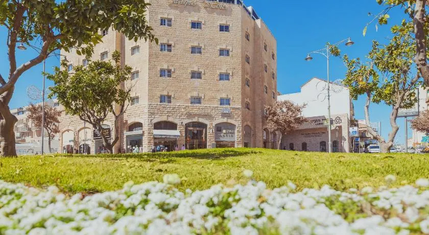 Agripas Boutique Hotel - Image 1