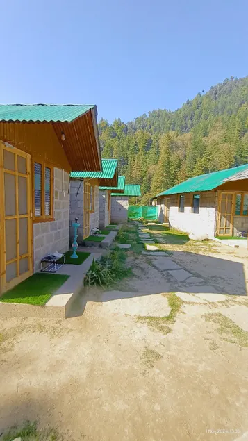 Hiideout Cottages and Camps - Image 1