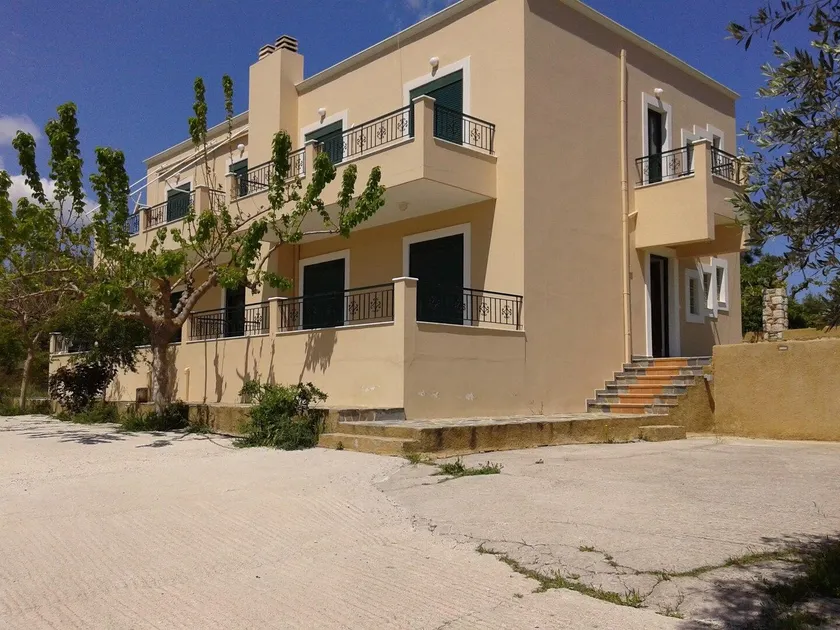 Athina's Apartment in Olive Grove - Image 1
