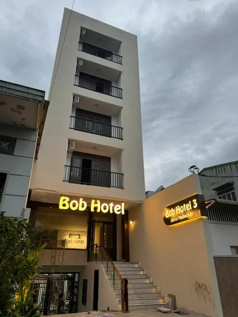 Bob Hotel 3 - Image 1