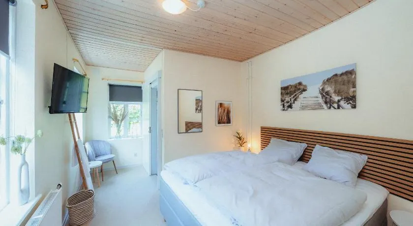 Strandidyl Bed and Breakfast - Image 1