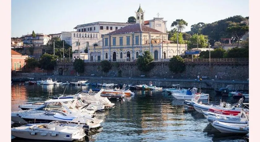 Shalom Portici - Image 1