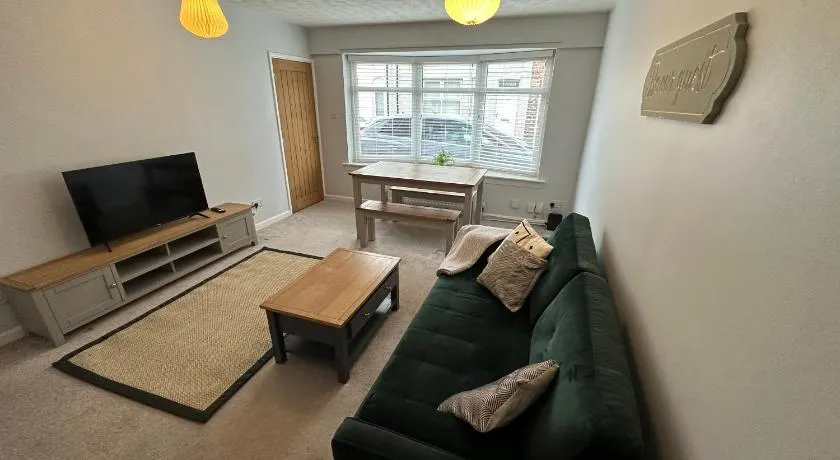 Cosy, 2 Bedroom Cottage in Guisborough Town Centre - Image 1