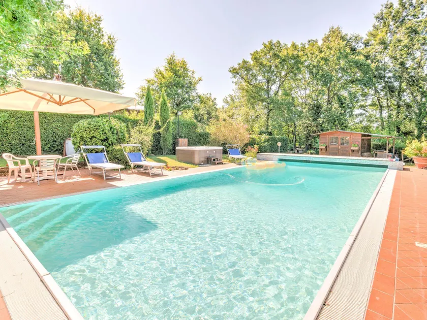 Hilltop Holiday Home in San Miniato with Jacuzzi - Image 1