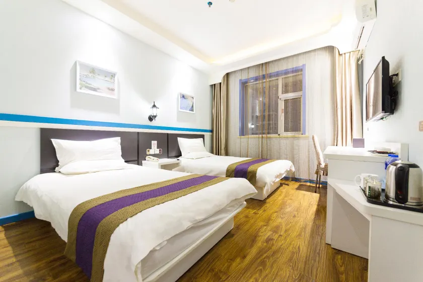 East Queen Hotel-LanZhou Entertainment Center - Image 1