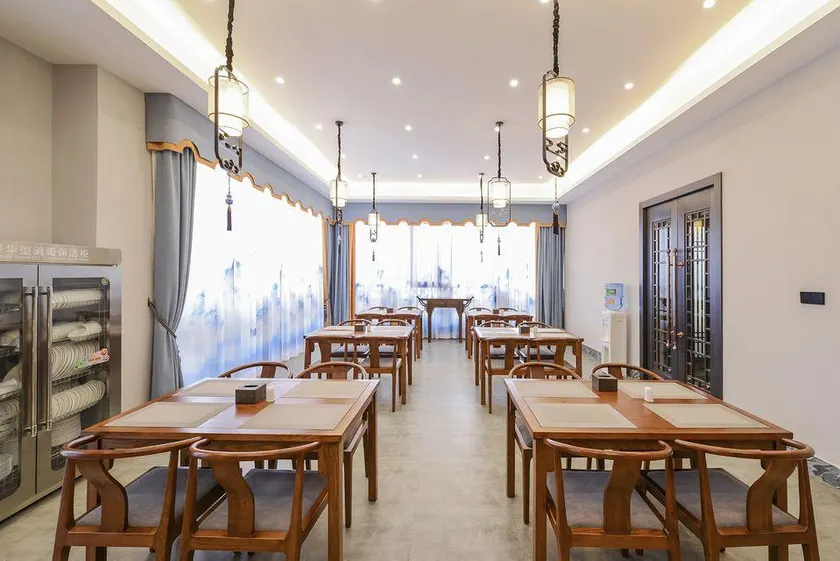 Yujing Smart Hotel - Image 1