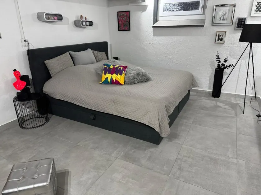 Gemütliches Kellerzimmer + Bad - Image 1