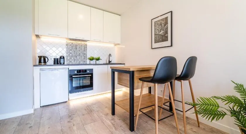 ApartView - ogród, taras, winda, widok na Jeziorak, Netflix i Max, parking - Image 1