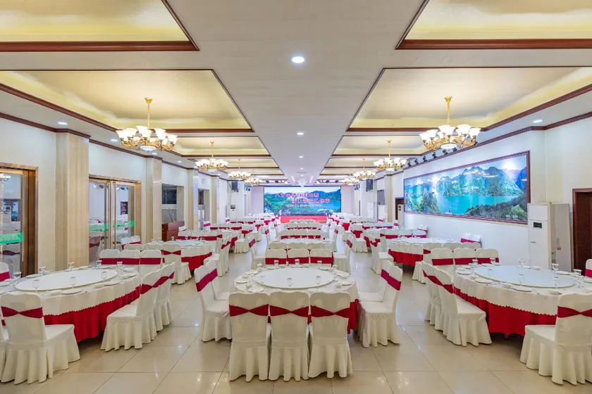 Changyang Qingjiang Garden Hotel - Image 1