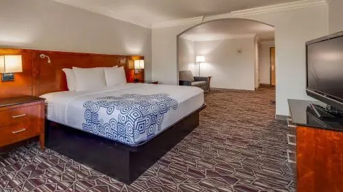 Days Inn Benbrook Fort Worth Area - Image 1
