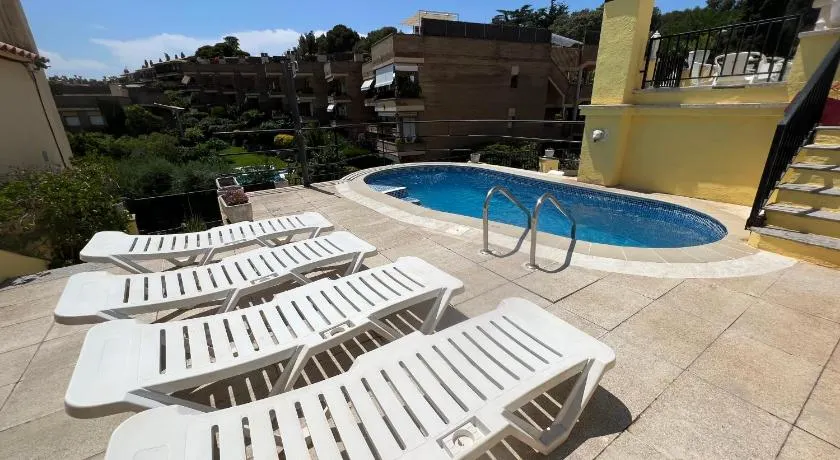 Apartaments Monjardí - Image 1