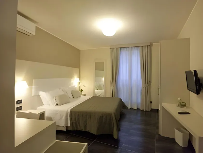 Hotel La Meridiana - Image 1
