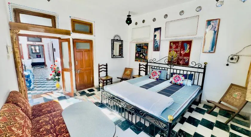 Hotel White House - A Family Homestay - Image 1