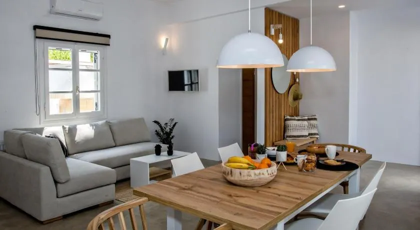 family home - Image 1