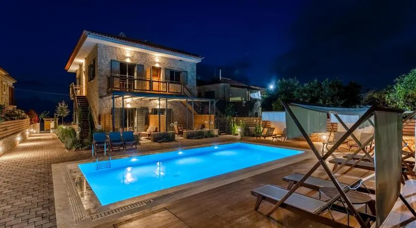Sophia's Beach House - Image 1
