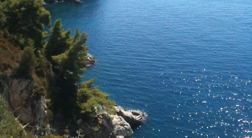 SerendipitY DubrOvniK CentrE-Free ParKinG - Image 1