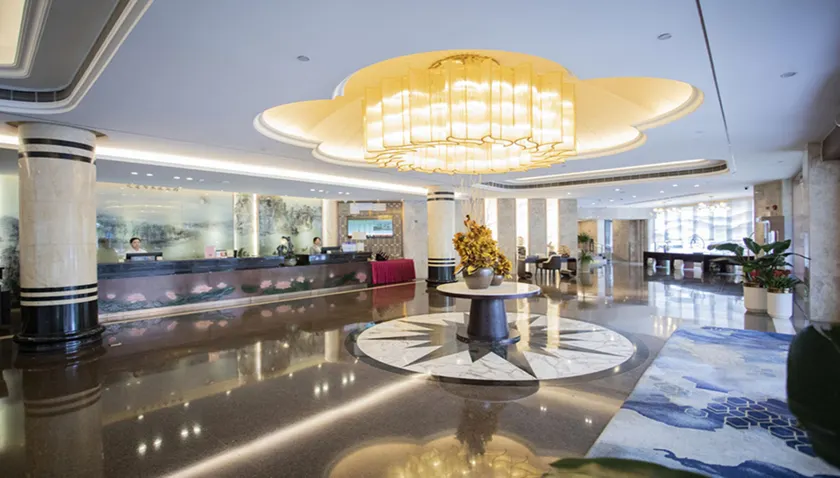 Xi Hu Resort Hotel - Image 1