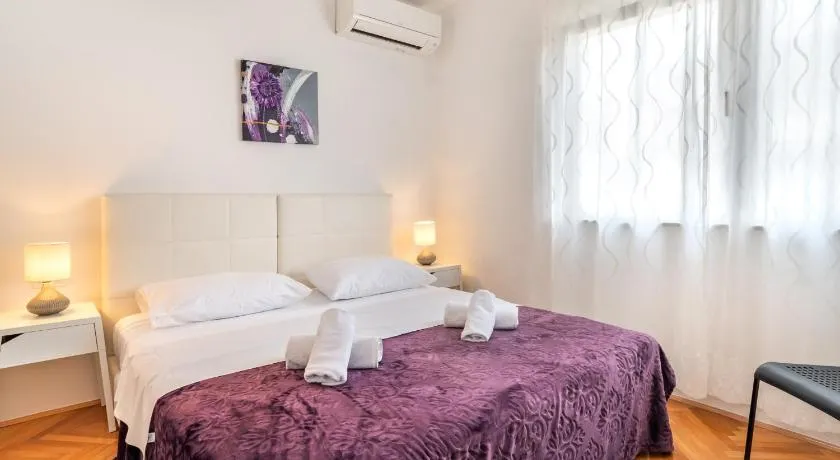 Rooms&Apartments Zelux - Image 1