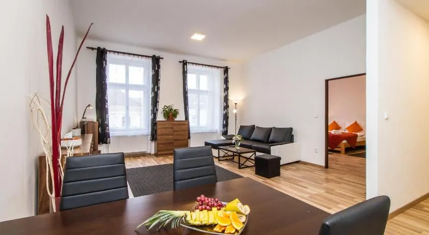 Silver Apartments - Image 1
