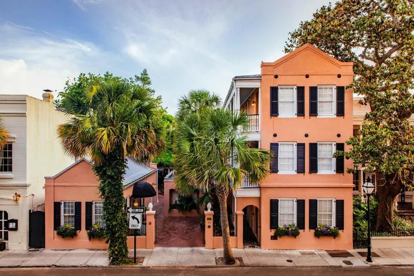 Elliott House Inn - Image 1