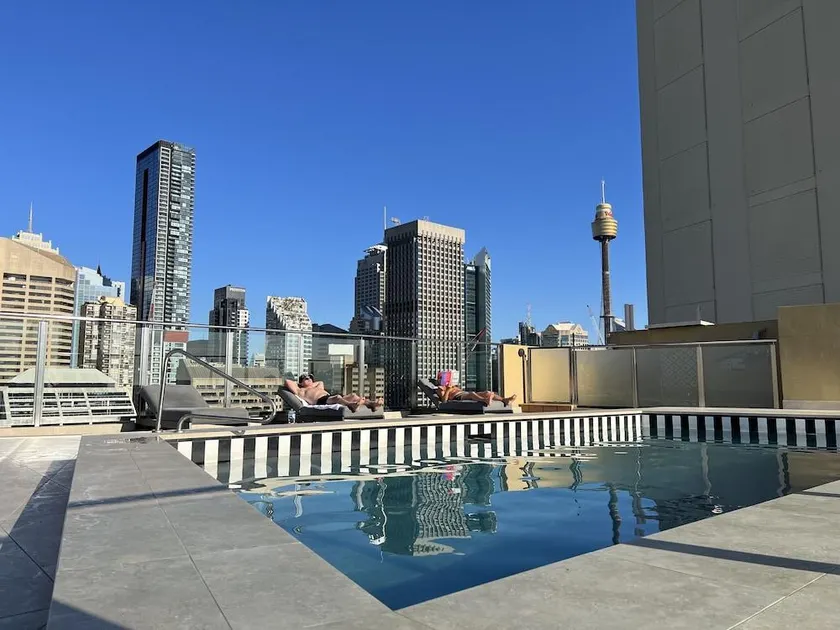Paxsafe Sydney Hyde Park Private Apartments - Roof Top Retreat & Pool - Image 1