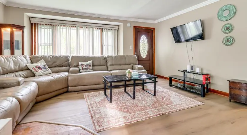 2 Mi to Heritage Park! Pet-Friendly Retreat - Image 1