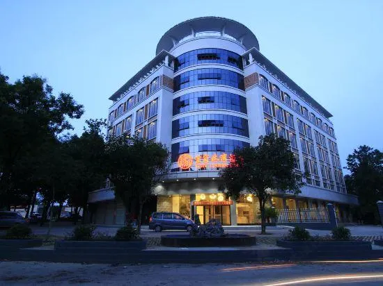 Yijia Linwan Hotel - Image 1