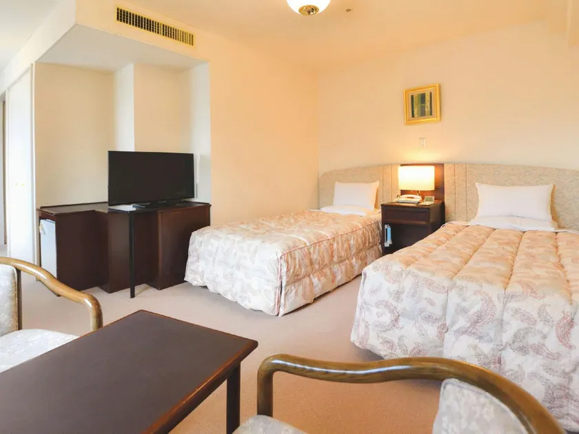 Sanda Summit Hotel - Image 1