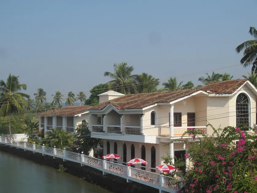 Hotel Riverside - Image 1