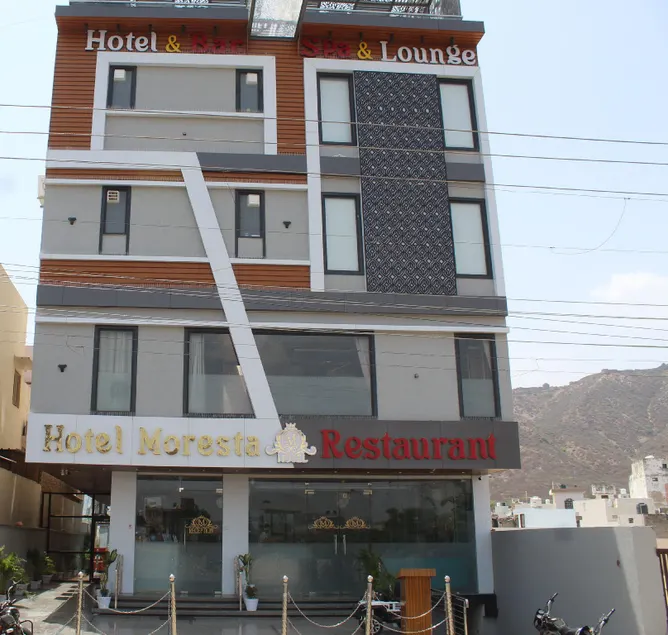 Hotel Moresta AC Room Restaurant and Bar - Image 1