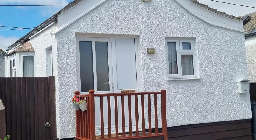 Sandy Cottage - Image 1