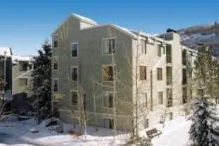 Carriage House Condominiums by All Seasons Resort Lodging - Image 1