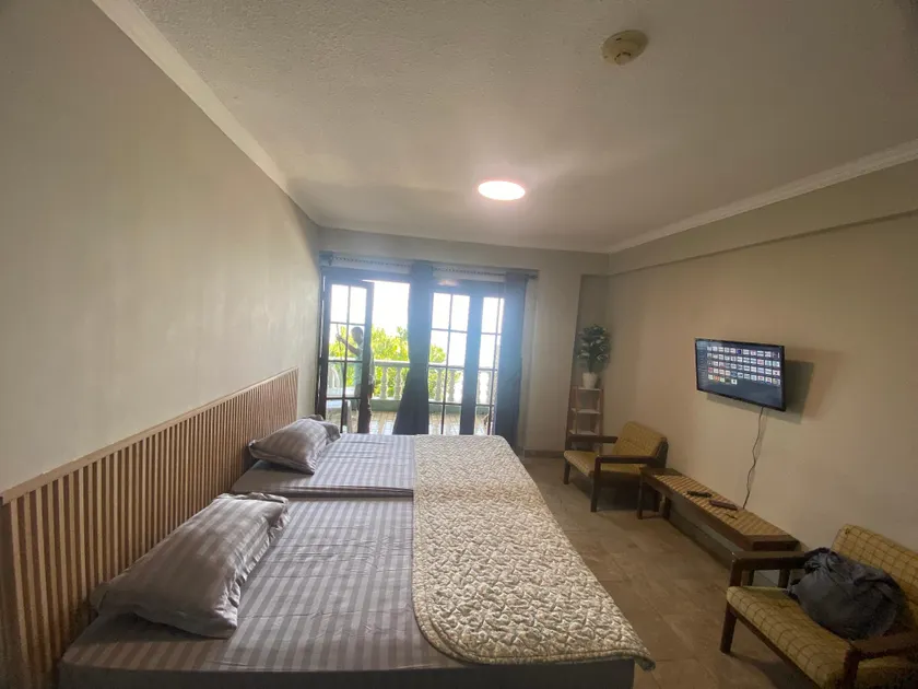 Villa Penginapan Carita - Image 1