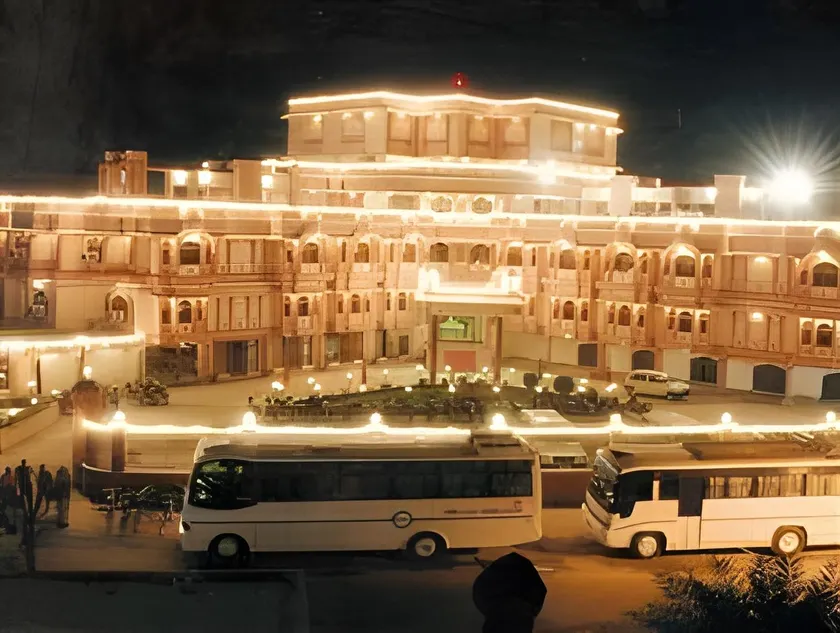 Hotel Raj Vilas Place - Image 1