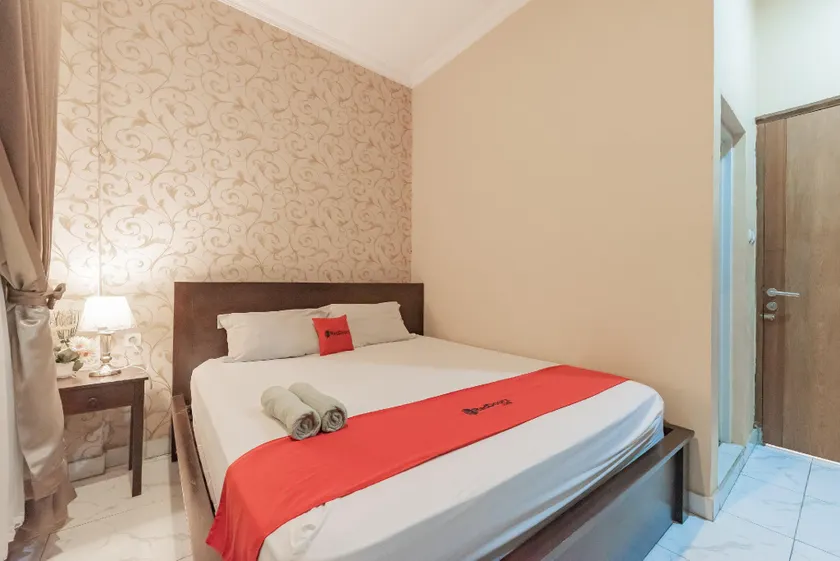 RedDoorz at Hotel Arwana Tugu Puncak - Image 1