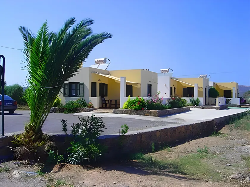 Rousolakos Pool Apartments - Image 1