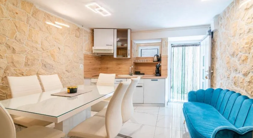 Casa di Pag by Pag tours - Image 1