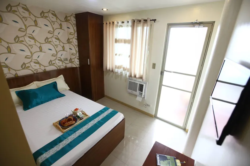 Starlight Bed and Breakfast - Image 1