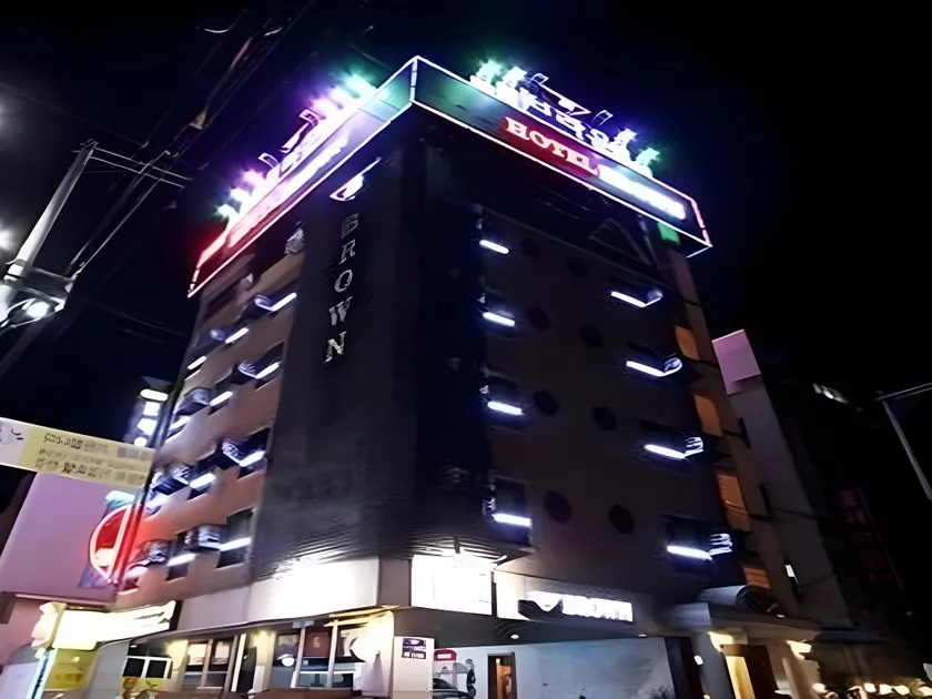 Brown Hotel - Image 1