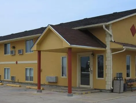 Newton Inn In Newton, KS - Image 1