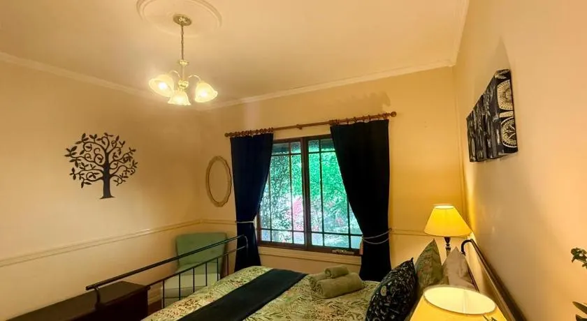 Korla Cottage, Leura Family & Pet Friendly Stay - Image 1