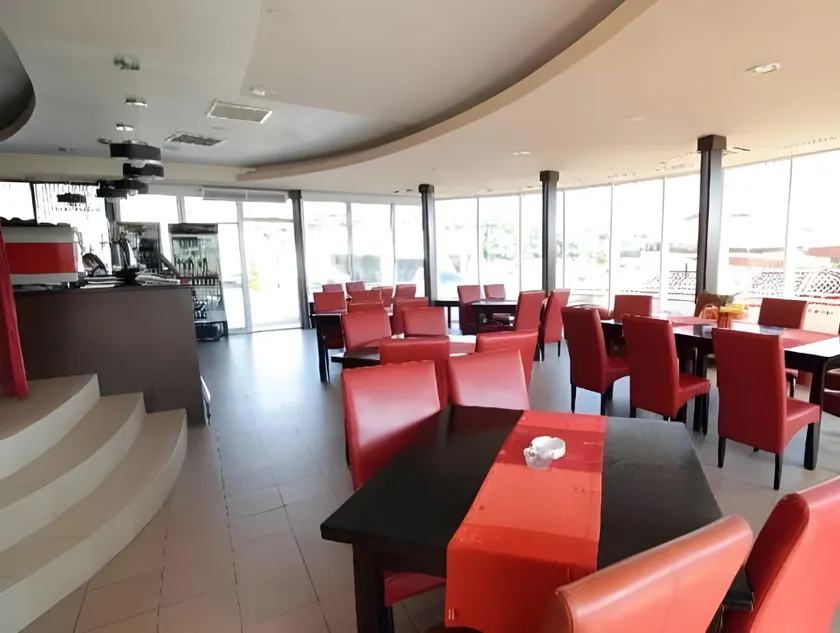 Hotel Premier Botosani - Image 1