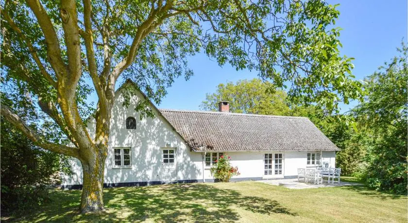 Gorgeous Home In Askø With Kitchen - Image 1